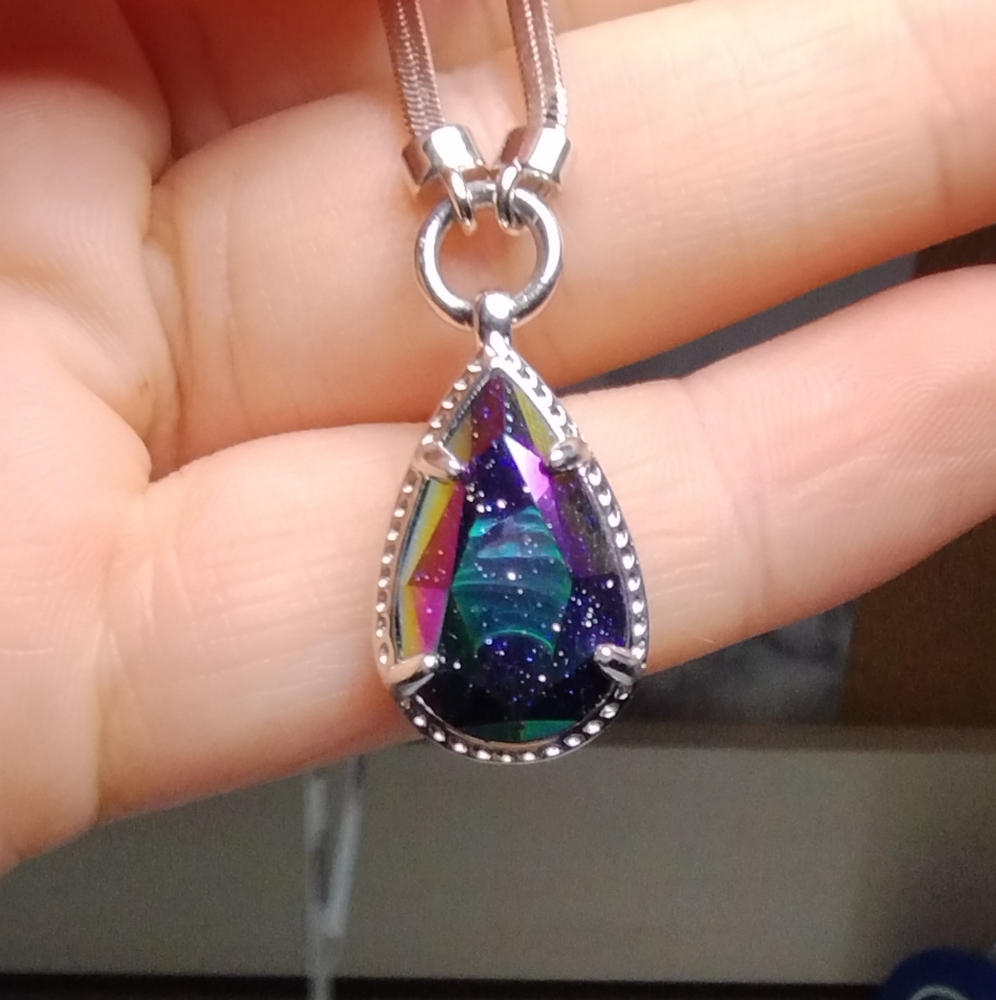 Kendra Scott Iridescent Goldstone Necklace - Picture 5 of 8